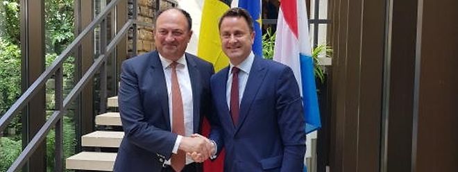 Le ministre-président wallon Willy Borsus (à g.) vient de rencontrer le Premier ministre luxembourgeois Xavier Bettel.