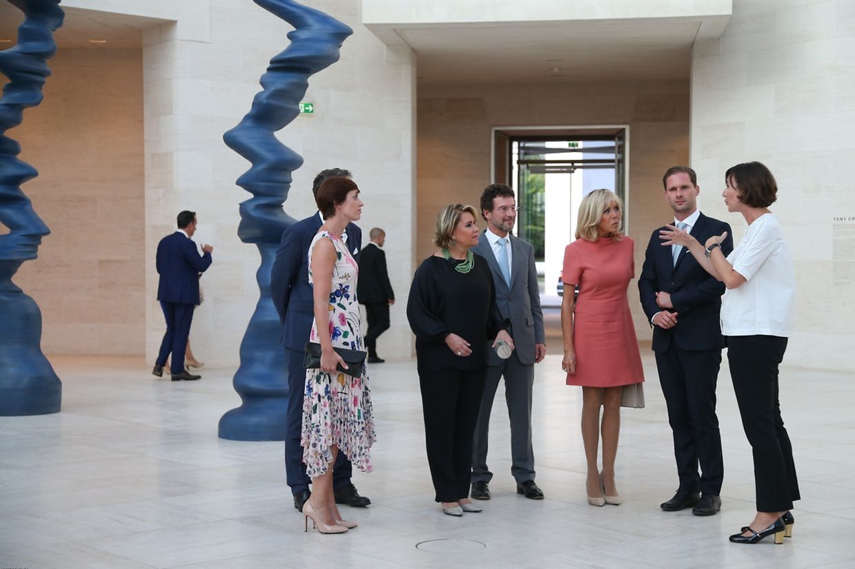 Programme culturel pour les conjoints à Neimënster puis au MUDAM en compagnie de la grande-duchesse Maria Teresa