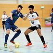 Micael da Silva (Futsal Wilwerwiltz, en blanc) tente de freiner Miguel Cardoso (RAF Differdange).