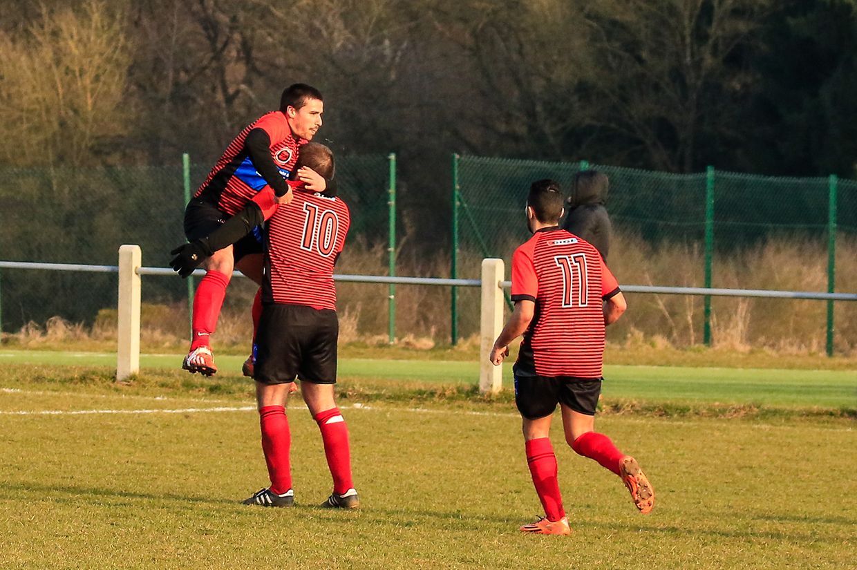 Toute la joie des joueurs de Dany Duarte, victorieux 4 à 0