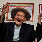 O homem mais velho do mundo celebra 113 anos