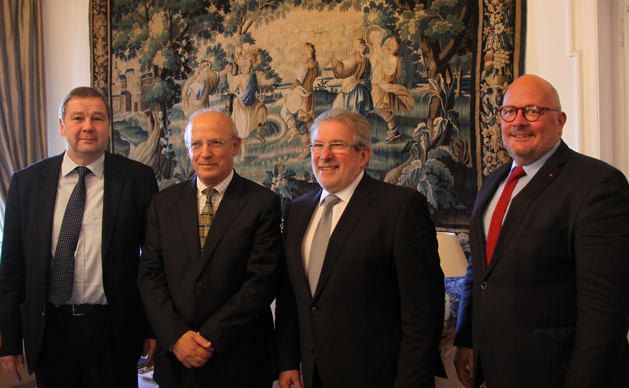A comitiva luxemburguesa avistou-se também com o ministro dos Negócios Estrangeiros, Augusto Santos Silva.