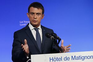 "Les réactions" que ce projet "a suscitées, les questionnements, les inquiétudes qu'il a soulevées (...) ont rendu nécessaire une nouvelle phase de concertation. C'est donc à un nouveau départ de ce texte que j'appelle", a dit M. Valls. 