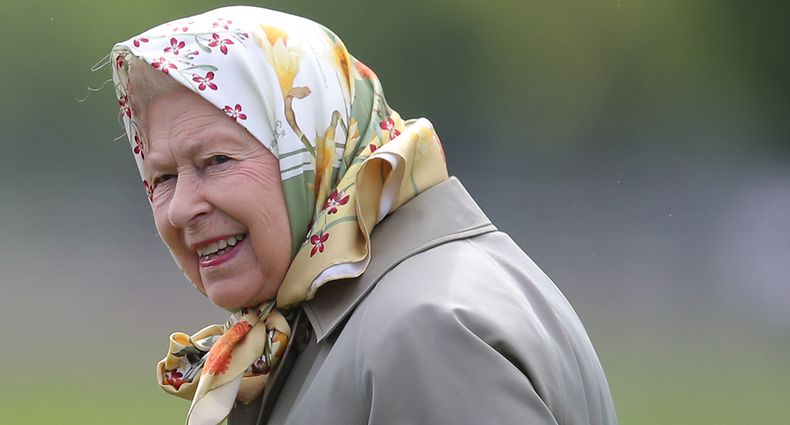 Die Königin geht auch gerne mal bei der Fasananjagd zur Hand. 