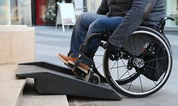 Le projet de loi prévoit des mesures qui pourraient profiter aux utilisateurs de fauteuils roulants ainsi qu'aux personnes ayant d'autres handicaps et aux personnes sans déficience.