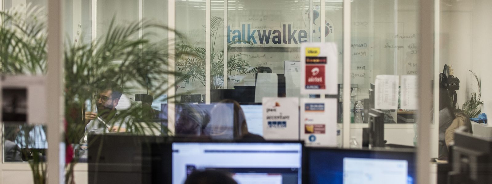 A son apogée, Talkwalker comptait, selon les estimations de deux anciens employés, plus de 700 collaborateurs dans le monde entier, avant que 15% du personnel ne soit réduit en juillet.