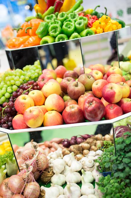  Obst und Gemüse sind gesund und gehören unbedingt zu einer ausgewogenen Ernährung. Dass einzelne Sorten Entzündungen hemmen können, ist allerdings nicht nachgewiesen.