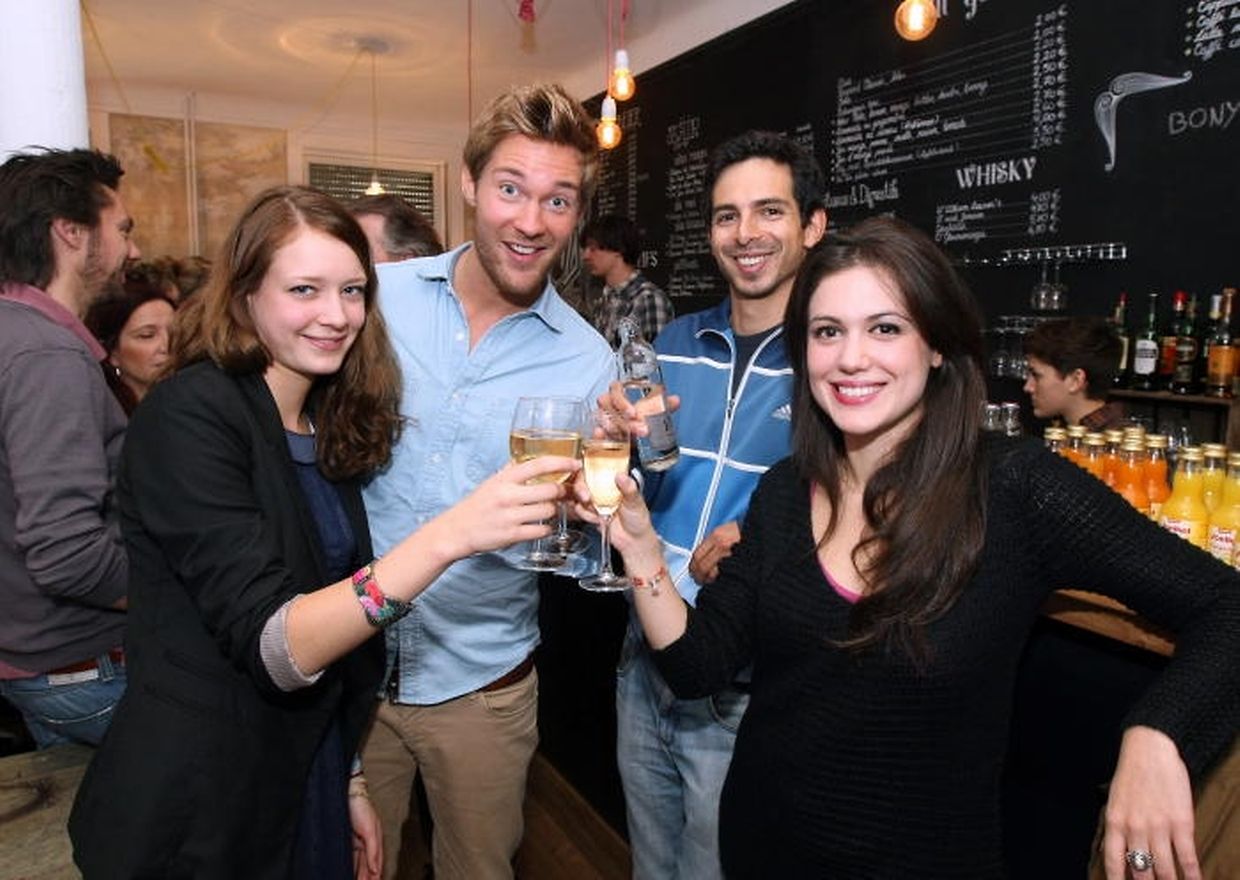 Les trois des principaux acteurs de la série: Julie Kieffer, Tommy Schlesser et Sofia Lopez.