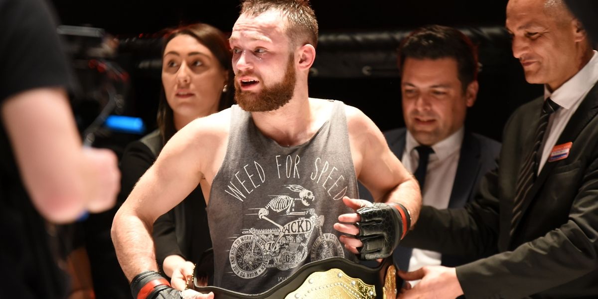 Julien Gracco avec la ceinture RLFC - 63 kg.