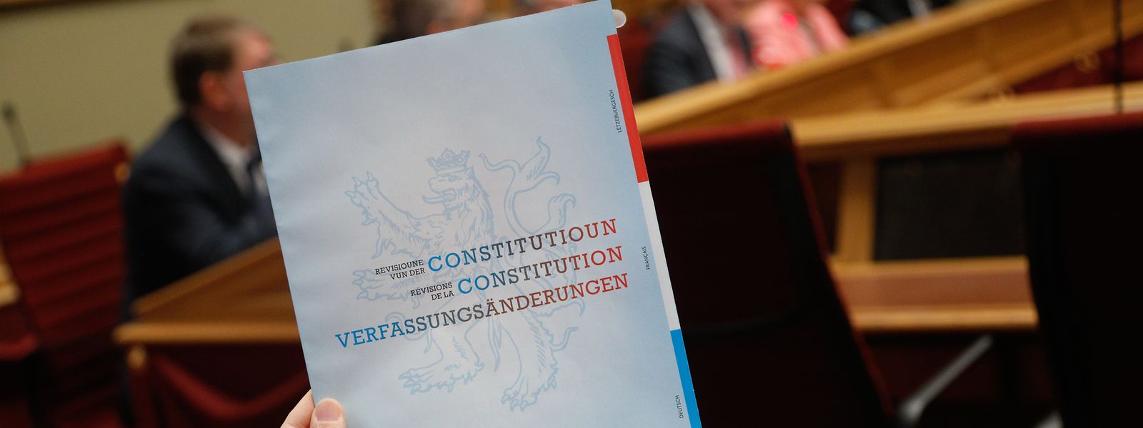 Diese 32-seitige, in drei Sprachen verfasste Broschüre zur Verfassungsreform wird an alle Haushalte verteilt.