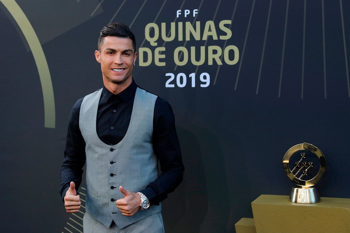 Cristiano Ronaldo, jogador da Juventus, à chegada à 4.ª Gala Quinas de Ouro.