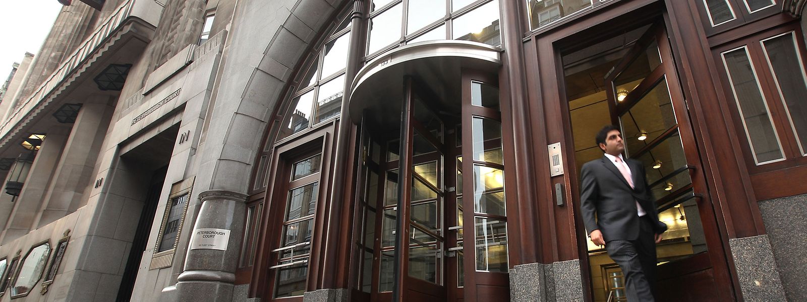 Obwohl Goldman Sachs noch vor dem offiziellen EU-Austrittsantrag der britischen Regierung aktiv wird, kommt der Schritt doch wenig überraschend.