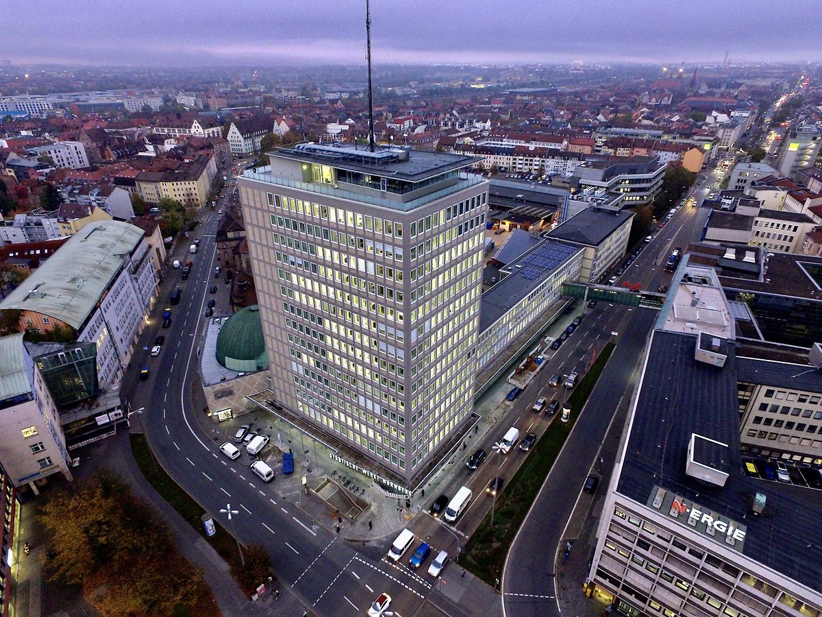 Sede da N-ERGIE, a empresa de fornecimento de energia em Nuremberga, na Alemanha. São várias as empresas do sector a passarem por dificuldades financeiras devido ao corte de abastecimento de gás da Rússia.