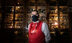 Reportagem sobre a adaptação dos bares de Lisboa às novas regras impostas pelo governo durante a pandemia da covid 19.Pavilhao ChinesDiana Tinoco