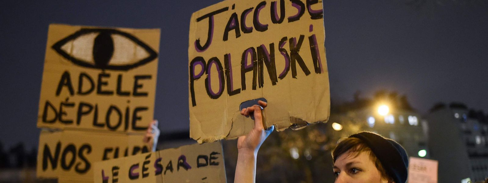 Vor der Tür der Preisverleihung demonstrierten mehrere Hundert Menschen gegen Roman Polanski. Aber der war gar nicht da.  