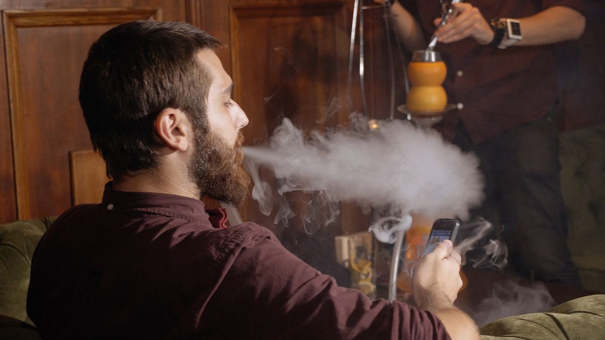 Austria could scrap smoking ban in bars and restaurants. (Shutterstock)