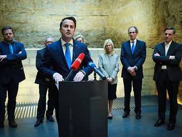 Neujahrsempfang für die Presse: Toast mit Lachs und Gräten