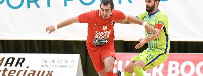 José Vieira, à esquerda, acredita que o Differdange poderá alcançar a 'dobradinha' esta época.