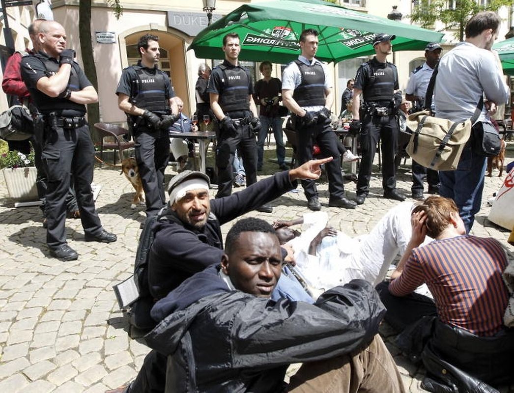 Bei den Krawallen vor dem Konferenzzentrum in Kirchberg waren mehrere Demonstranten und Polizisten verletzt worden.