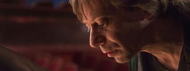 Mathieu Amalric agora trabalha numa sapataria