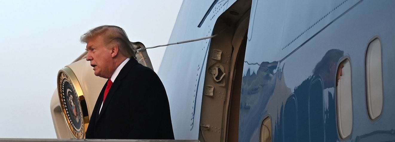 US President Donald Trump arrives at Zurich International Airport on January 21, 2020, as he prepares to travel to Davos, Switzerland for the World Economic Forum. (Photo by JIM WATSON / AFP)
