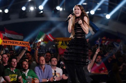 Belgium's singer Sennek performs the song "A Matter Of Time" during the first semifinal of the 63rd edition of the Eurovision Song Contest 2018 at the Altice Arena in Lisbon, on May 8, 2018.
The Eurovision Song Contest 2018 will be held in the Portuguese capital Lisbon from May 8 until May 12, 2018. / AFP PHOTO / Francisco LEONG