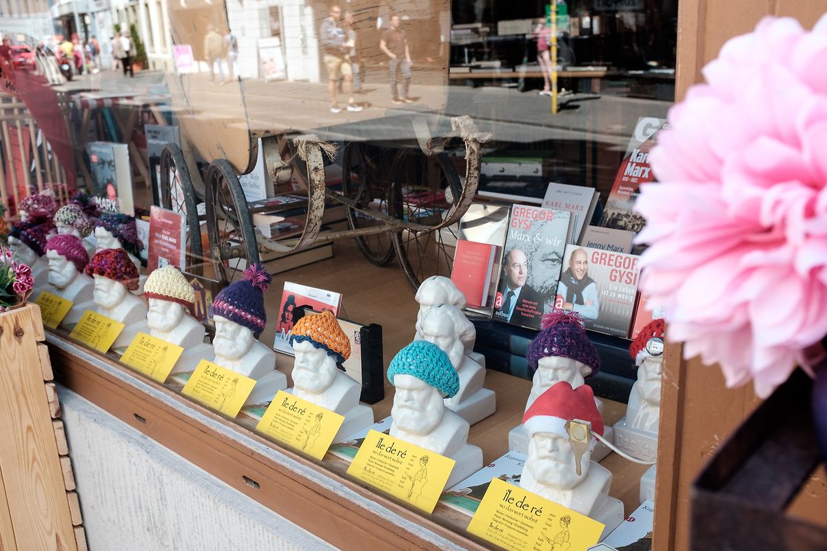 In Trier fanden am Samstag mehrere Demonstrationen statt. Die einen Teilnehmer waren für, die anderen gegen die Ehrung von Karl Marx. 