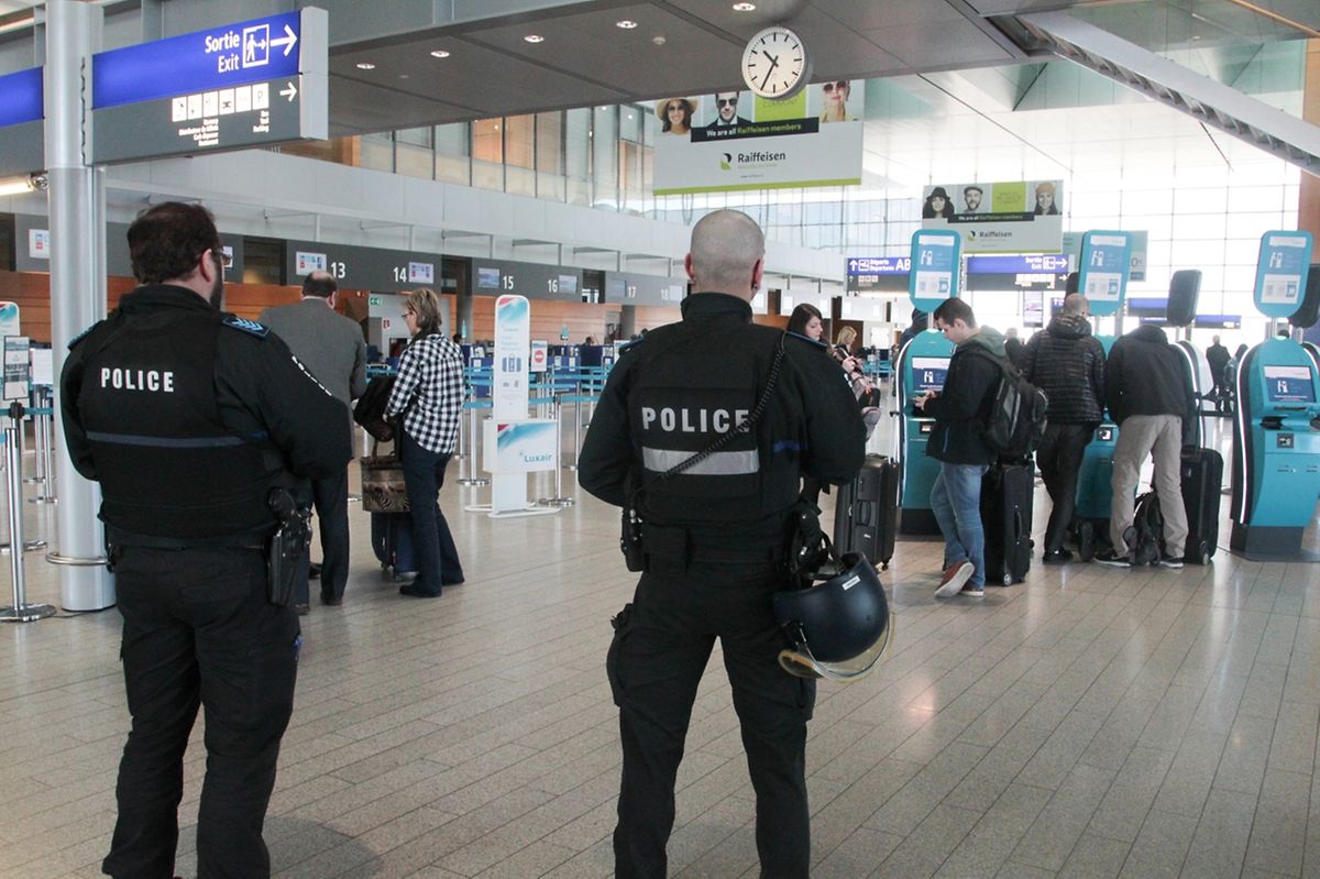 A l'aéroport du Findel mardi matin: la présence policière a été nettement renforcée.