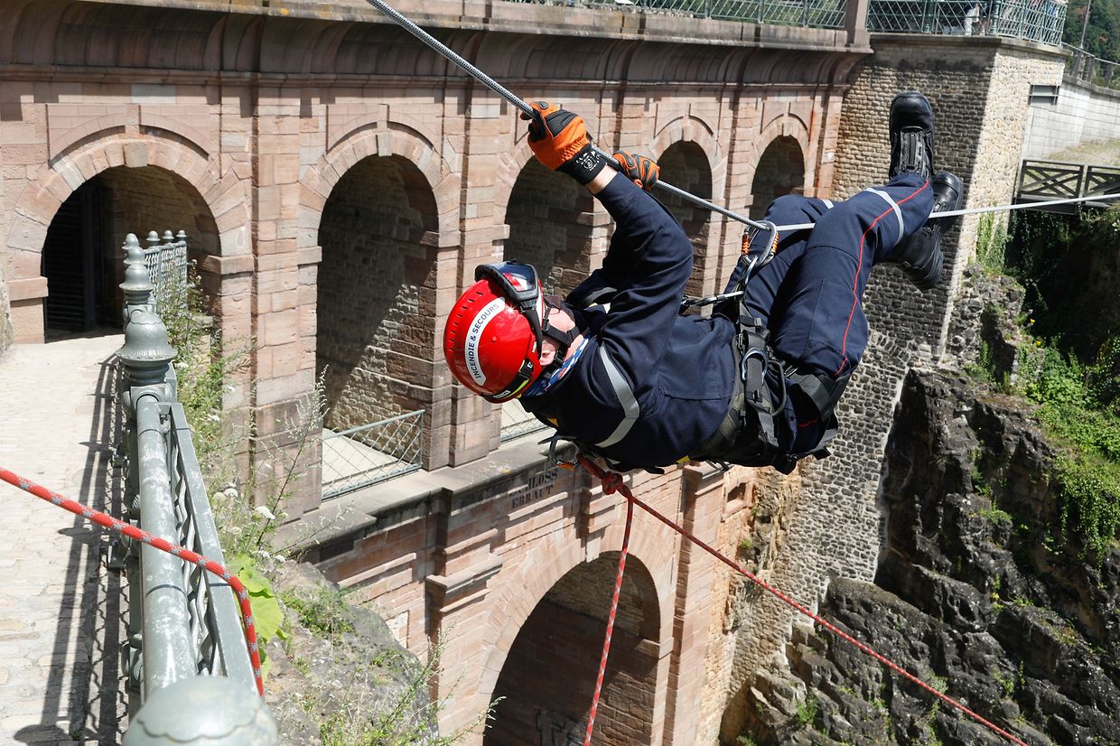 Lokales, Bockfiels, Bockfelsen, Examen, Prüfung, junge Feuerwehrleute lernen über Materialkentnis, Vorstieg und Absichern, Absturtzssicherung Foto: Anouk Antony/Luxemburger Wort