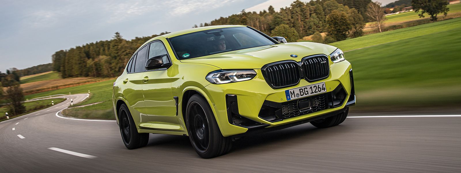 Mit einem nochmals kraftvolleren Ausdruck, den er vom ebenfalls aufgefrischten X4 übernimmt, geht der neue BMW X4 M Competition in die zweite Phase seines Modellzyklus. 