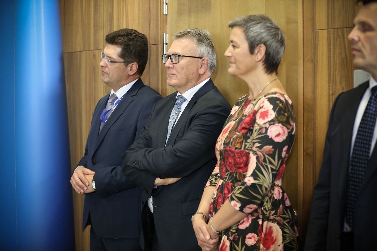 Auch die Kommissare Nicolas Schmit, früher Minister unter Jean-Claude Juncker, und Margrethe Vestager waren bei der Amtsübergabe dabei.