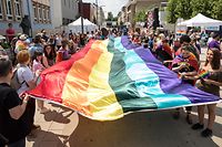 14.7. Esch/Alzette / Gaymat Parade durch die Alzettestrasse und Abschluss vor dem Gemeindehaus mit Ansprache von Bürgermeister Georges Mischo Foto:Guy Jallay