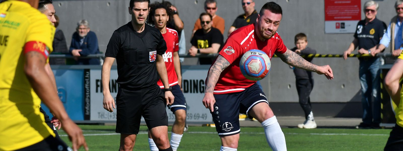 Gilles Bettmer (au ballon) veut se qualifier pour le prochain tour avec Käerjéng.