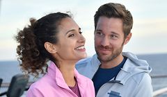 Fitnesstrainer Lennart (Tommy Schlesser) hat das Herz von Lilani (Michaela Saba) im Sturm erobert. Doch er ahnt nicht, wer sie wirklich ist.