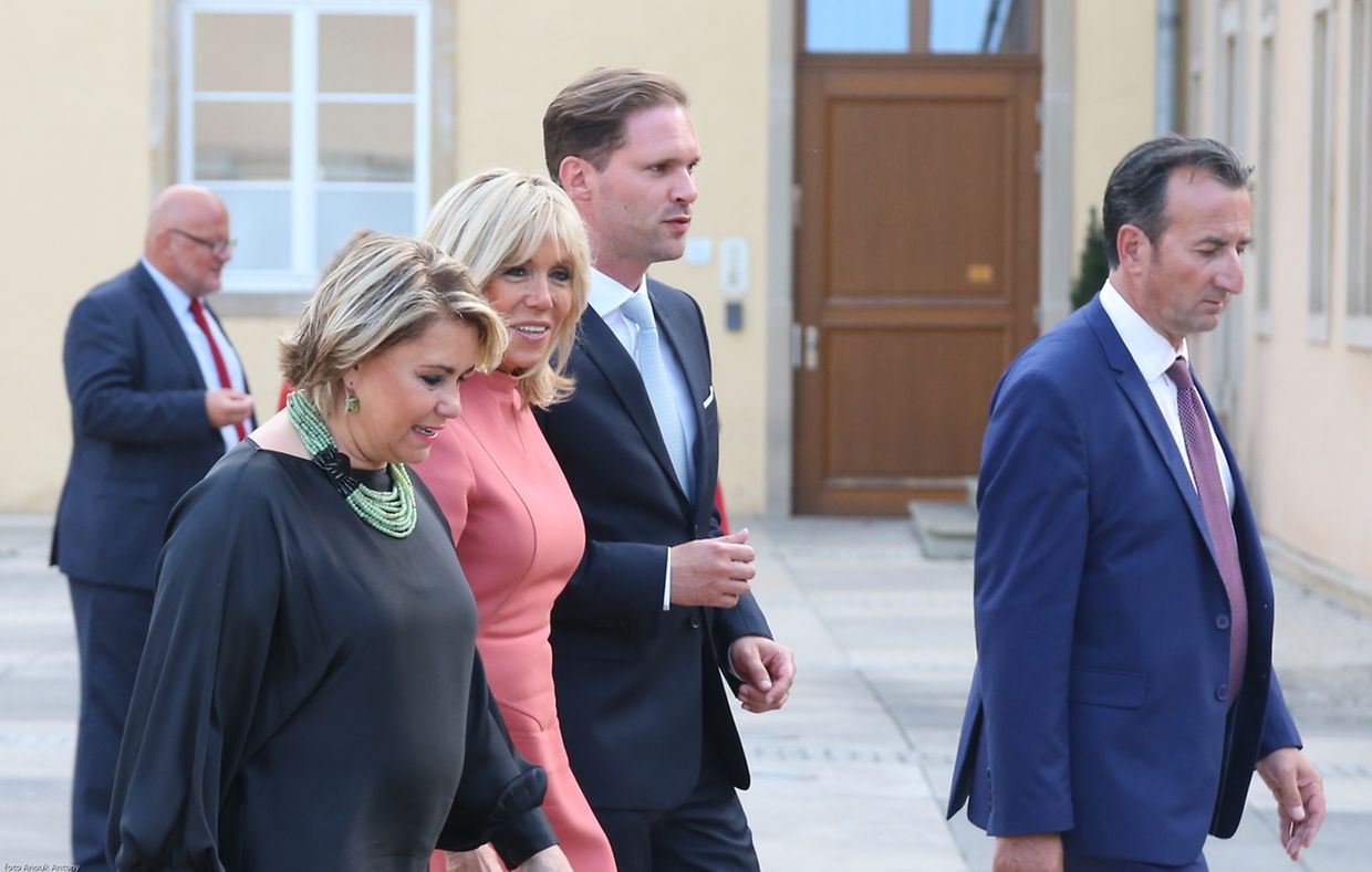 Programme culturel pour les conjoints à Neimënster puis au MUDAM en compagnie de la grande-duchesse Maria Teresa