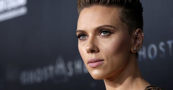 Scarlett Johansson verklagt Disney - Vimarsana News