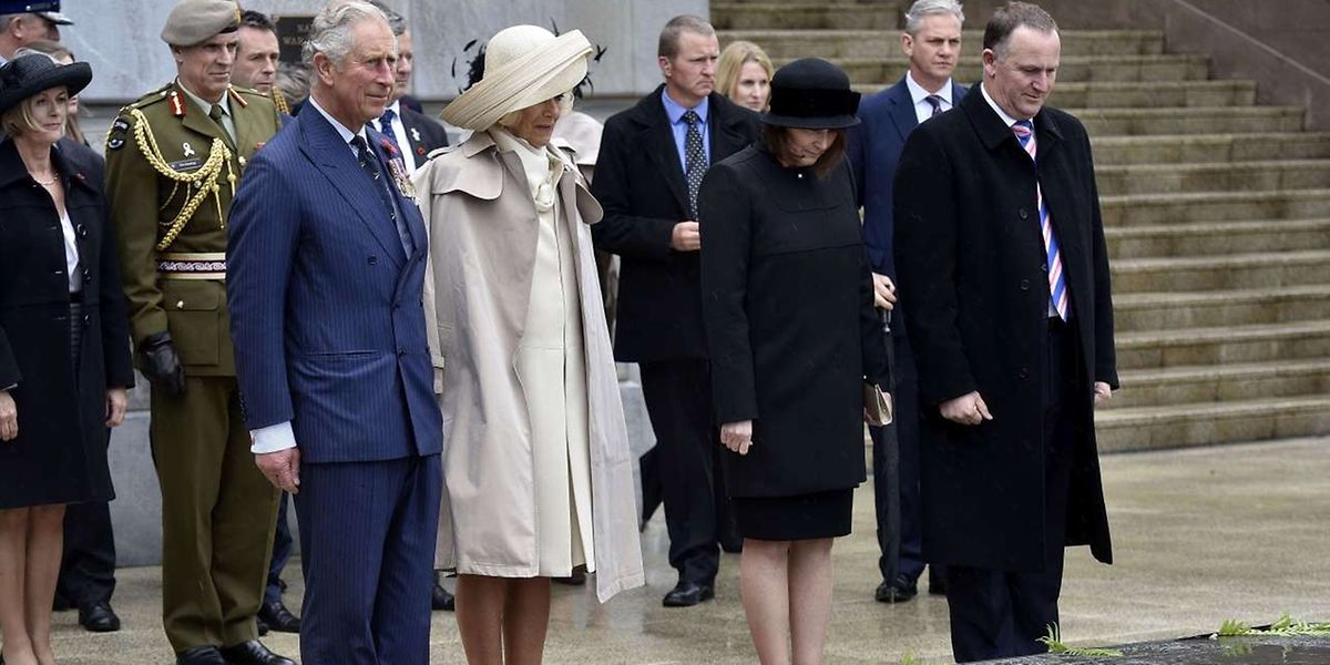 Prinz Charles (l) und Camilla bleiben sieben Tage in Neuseeland. 