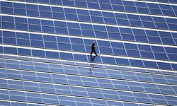 ARCHIV - Zum Themendienst-Bericht vom 17. November 2020: Nachhaltige Geldanlagen sind offenbar für immer mehr Privatanleger interessant. Entsprechende Fonds wachsen deutlich. Foto: Jens Büttner/dpa-Zentralbild/dpa-tmn - Honorarfrei nur für Bezieher des dpa-Themendienstes +++ dpa-Themendienst +++