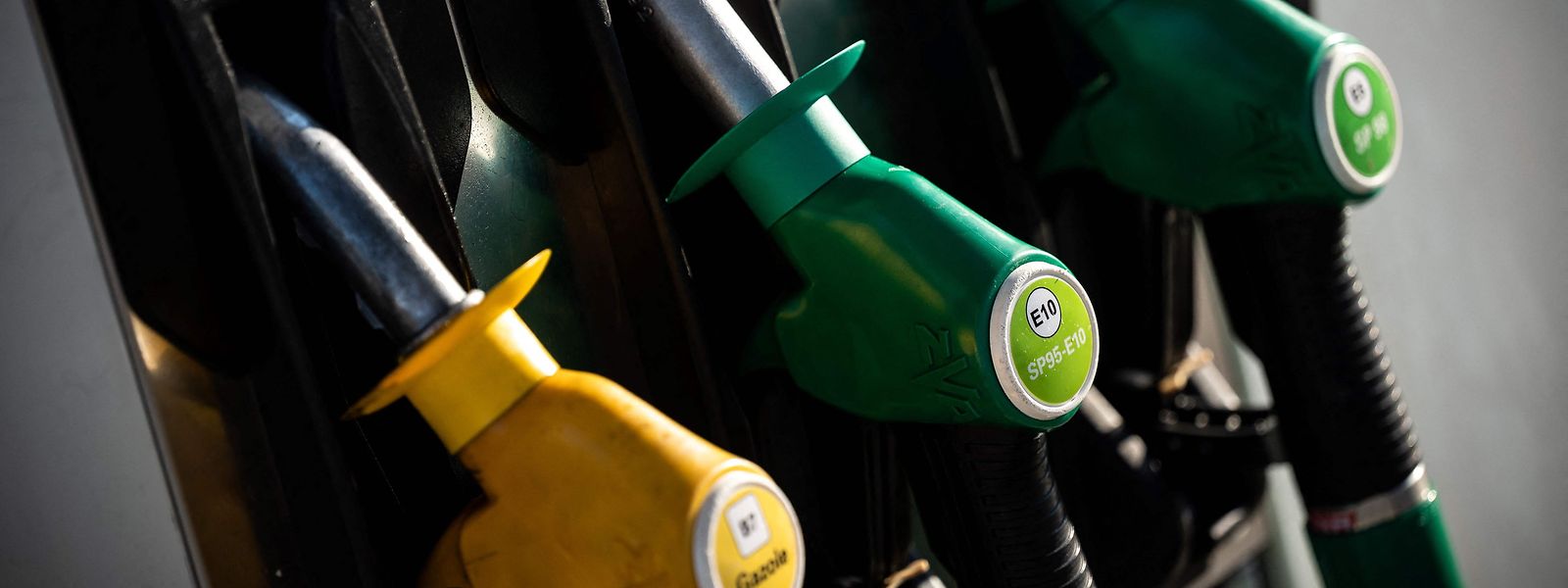 Neben Benzin und Diesel wird auch das Heizöl am Freitag deutlich günstiger.