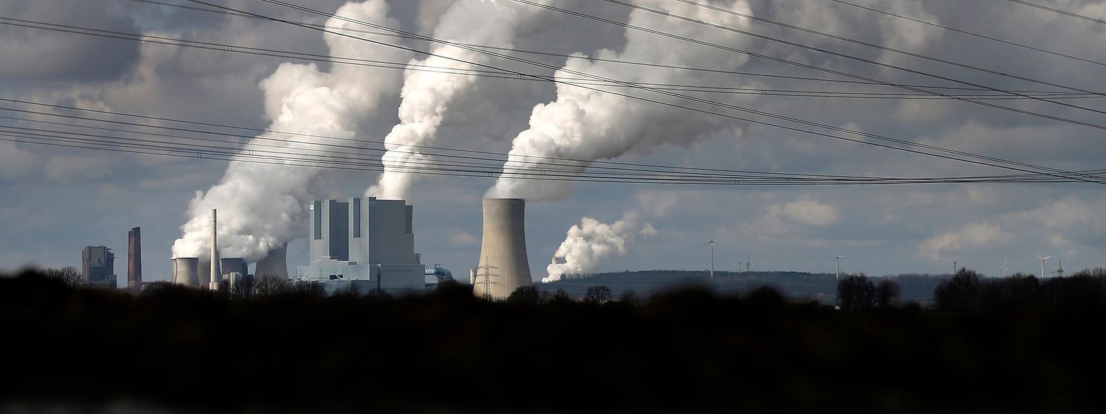 Central termoelétrica de Neurath, a cerca de 100 quilómetros do norte do Luxemburgo