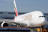 Emirates gehörte zu den Erstkunden der A380 - hier ein Foto einer Auslieferung aus dem Jahr 2008.
