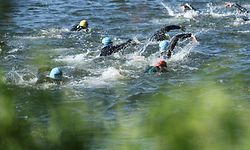 Schwimmstart / Triathlon, Ironman 70.3 Remich Luxembourg / 16.06.2019 / Remich / Foto: Yann Hellers