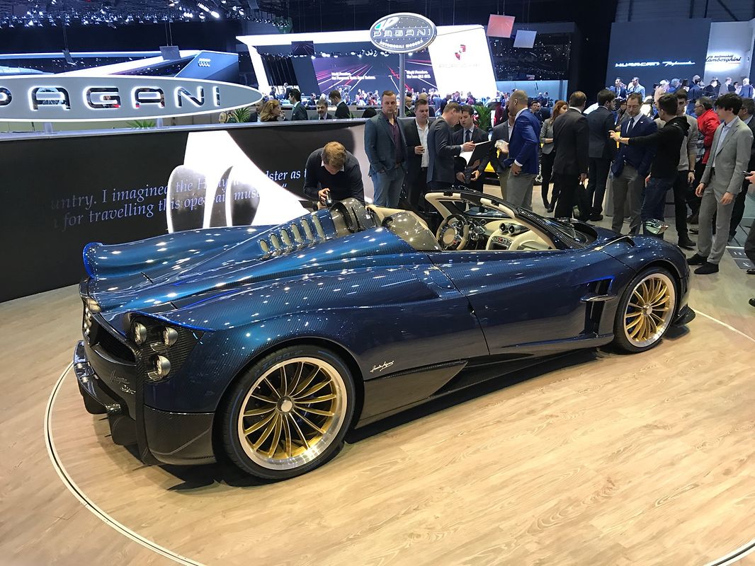 Pagani Huayra Roadster