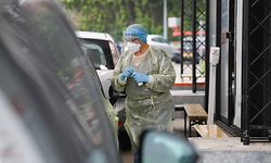 Die PCR-Tests sollen verstärkt mit einer Speichelprobe durchgeführt werden. Die Stäbchenprobe über Hals oder Nase soll weniger angewandt werden. 