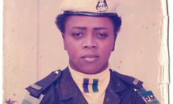 In Uniform gegen Korruption: Bis 2001 gehörte Ekimedo Idedia zu einer Polizeieinheit, die im Rahmen der Demokratisierung in Nigeria gegen korrupte Sicherheitskräfte vorging. 
