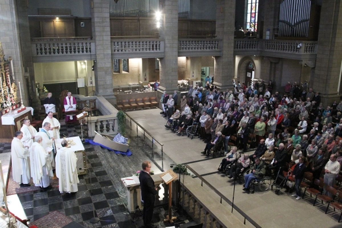 Messe für Dekanate Bitburg, „St.-Willibrord Westeifel" und „Schweich-Welschbillig", sowie das Dekanat „Sankt Vith" (B).