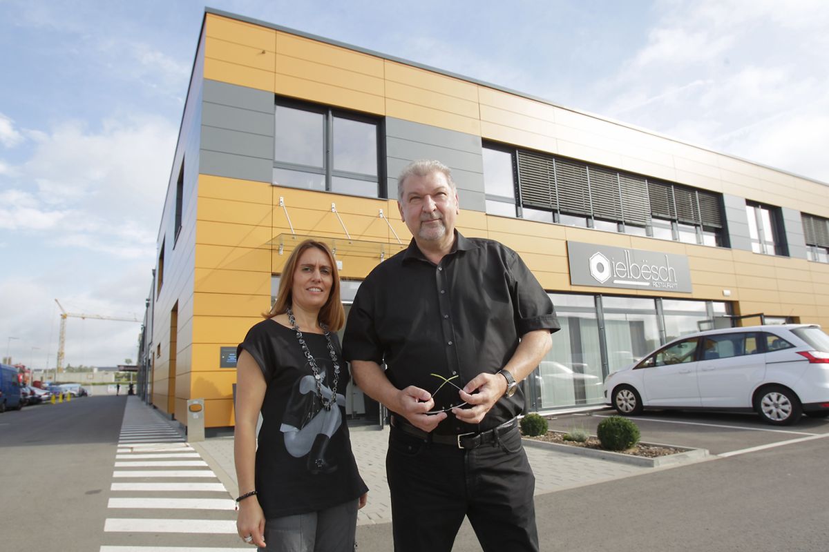 Werner Koch, der Leiter des "Kielener Ateliers", mit der ATP-Direktorin Sandrine Bem.