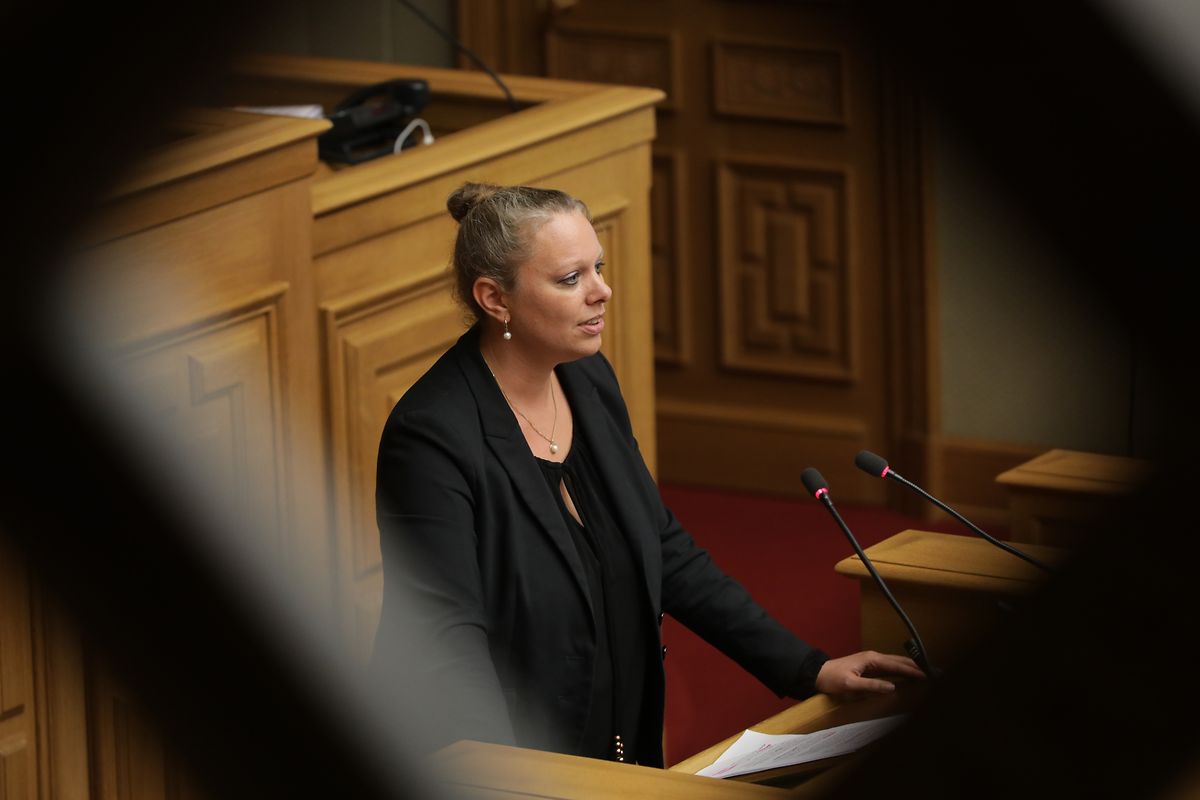 Umweltministerin Carole Dieschbourg von den Grünen stürzt in der Folge der Traversini-Affäre in der Gunst der Wähler ab. Nach Platz 7 im Juni 2018 landet sie im aktuellen Politmonitor nur noch auf Rang 20. 