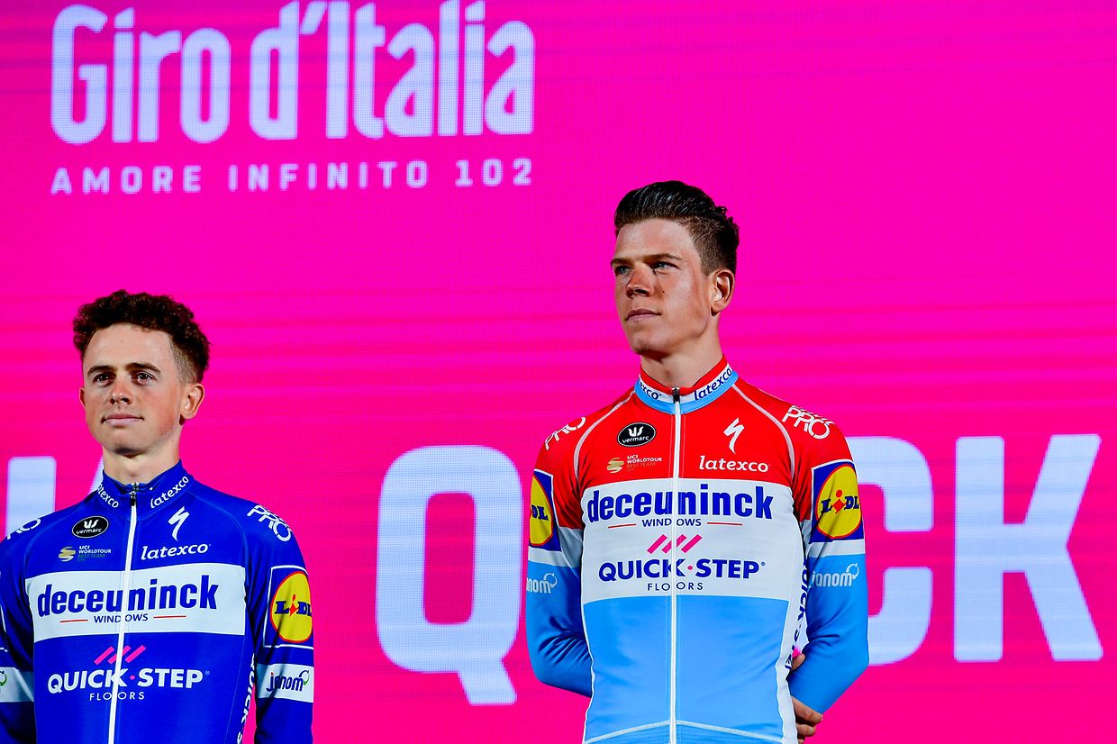 Bob Jungels (r., neben seinem Teamkollegen James Knox) ist zum dritten Mal beim Giro d'Italia im Einsatz.