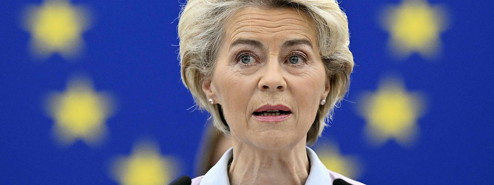 „Wir müssen – gerade jetzt – auf Kurs bleiben“, warnt die EU-Kommissionspräsidentin Ursula von der Leyen vor dem Gipfel in Brüssel. 